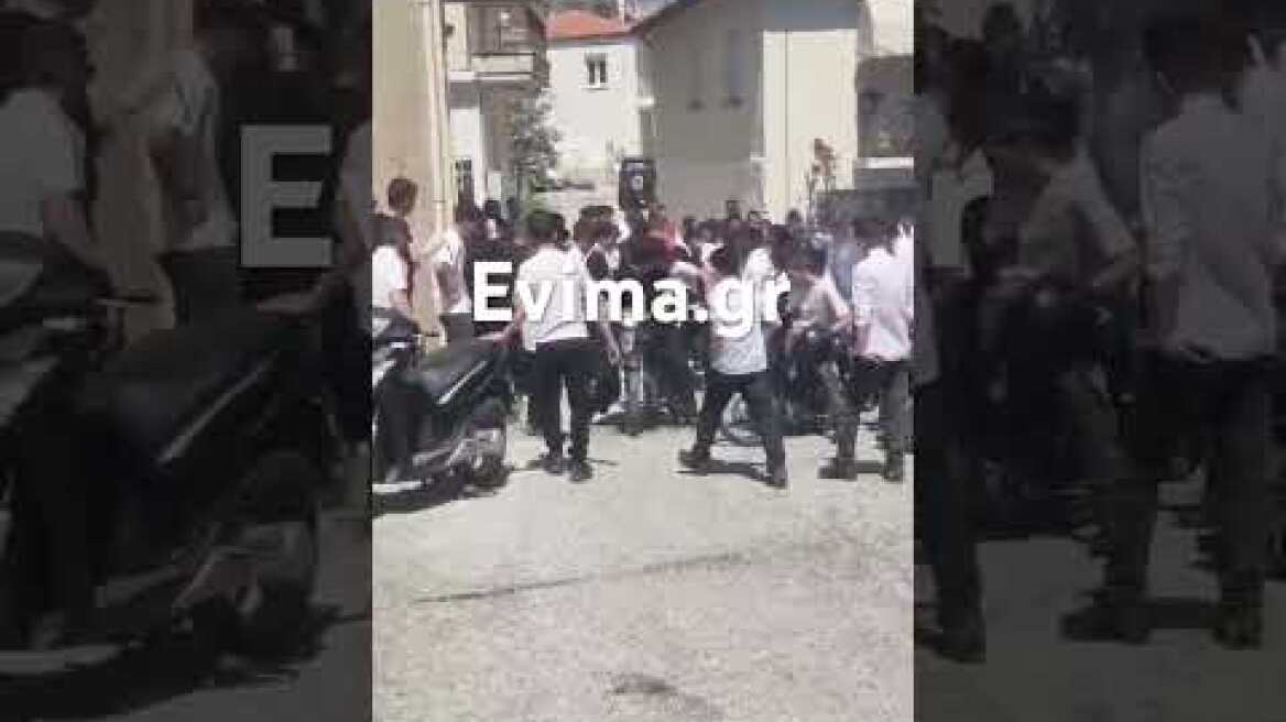 Κηδεία 17χρονου στο Αλιβέρι