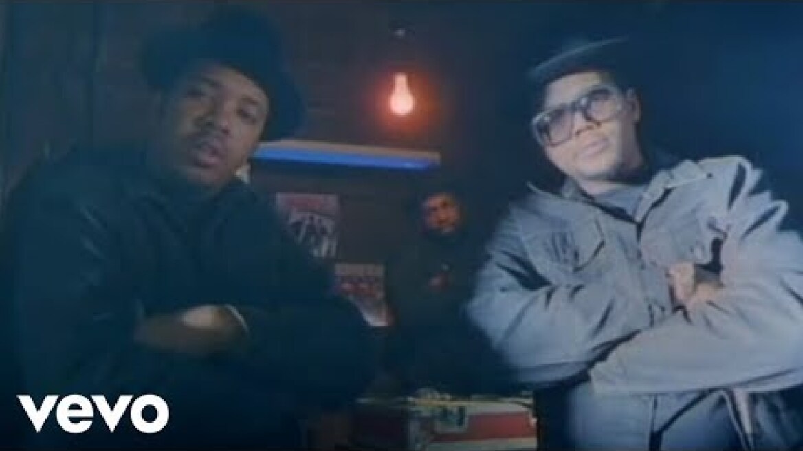 RUN DMC - Walk This Way (Video) ft. Aerosmith