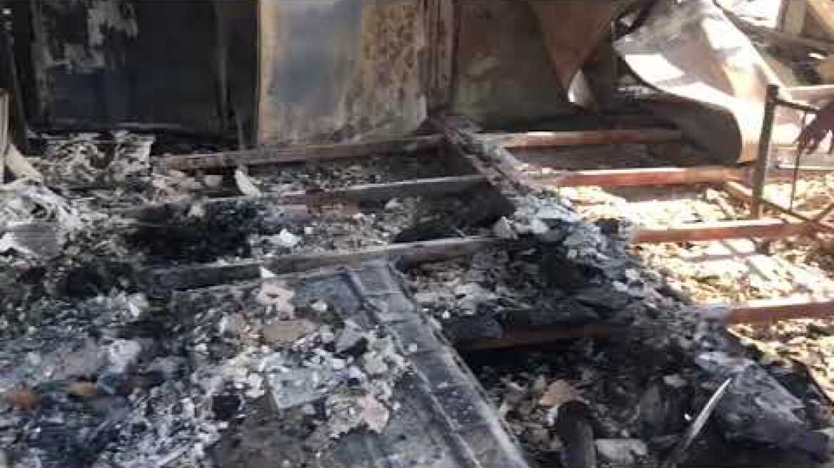 Εικόνες από τη φωτιά στη Μάνδρα, στο χωριό Μικρή Κατερίνη (2)