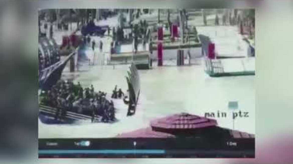 The moment of sinking the ferry in Tigris River