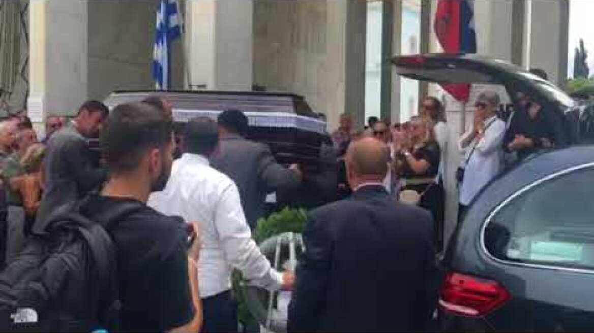 Το τελευταίο αντίο στον Μάνο Ελευθερίου