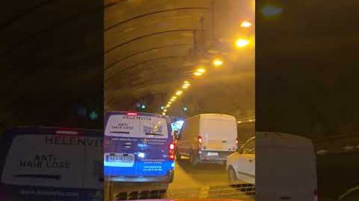 Κίνηση στην Αττική οδό λόγο τροχαίου (2)