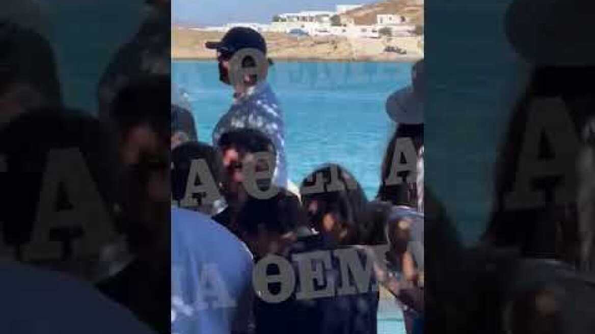 O Έλον Μασκ στη Μύκονο (1)