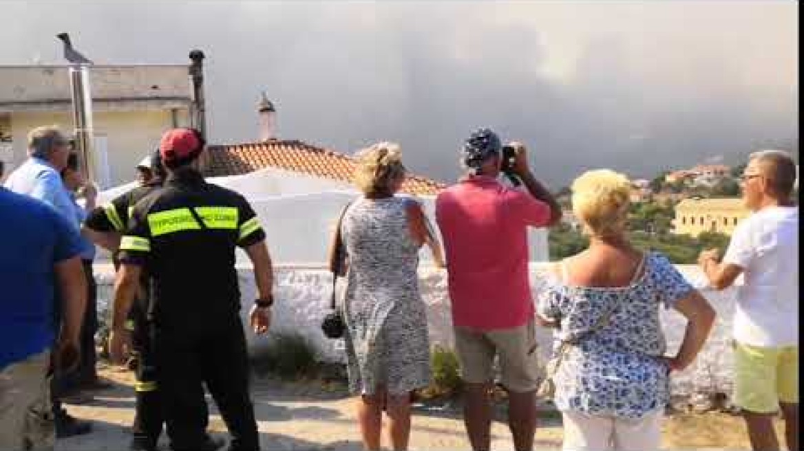 Ζάκυνθος Κέρι - Φωτιά | Συζήτηση για εκκένωση του χωριού