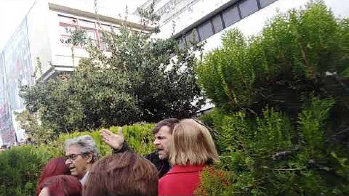 Thestival.gr Κατάθεση στεφάνου σύριζα στο Πολυτεχνείο