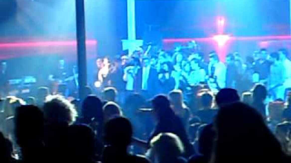 Βασίλης Καρράς & Χάρης Κωστόπουλος - Εδώ σε θέλω καρδιά μου (Πρεμιέρα στο ''Teatro'', 24-2-2011)