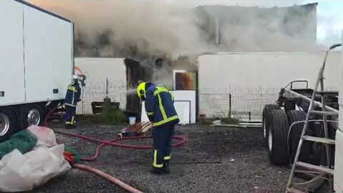 Φωτιά σε επιχείρηση στο Κορωπί