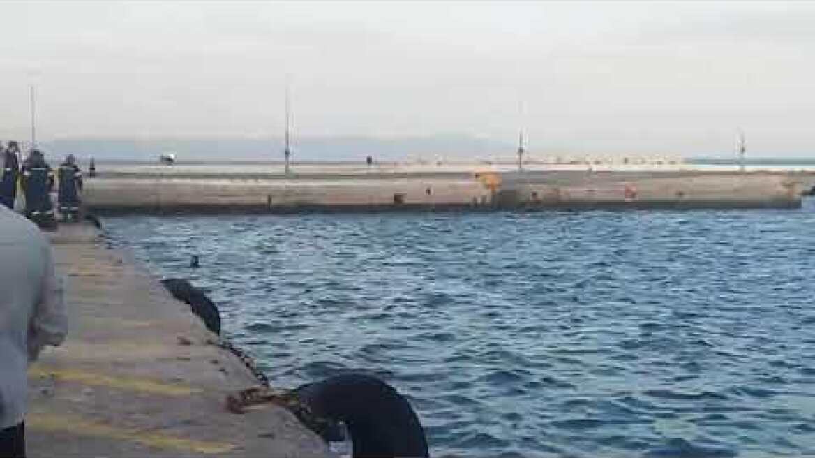 Αγροτικό αυτοκίνητο έπεσε στο λιμάνι της Μυτιλήνης