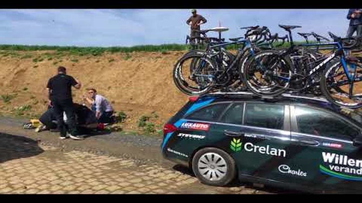 Paris-Roubaix : Michael Goolaerts gravement blessé après une chute sur le secteur pavé de Briastre