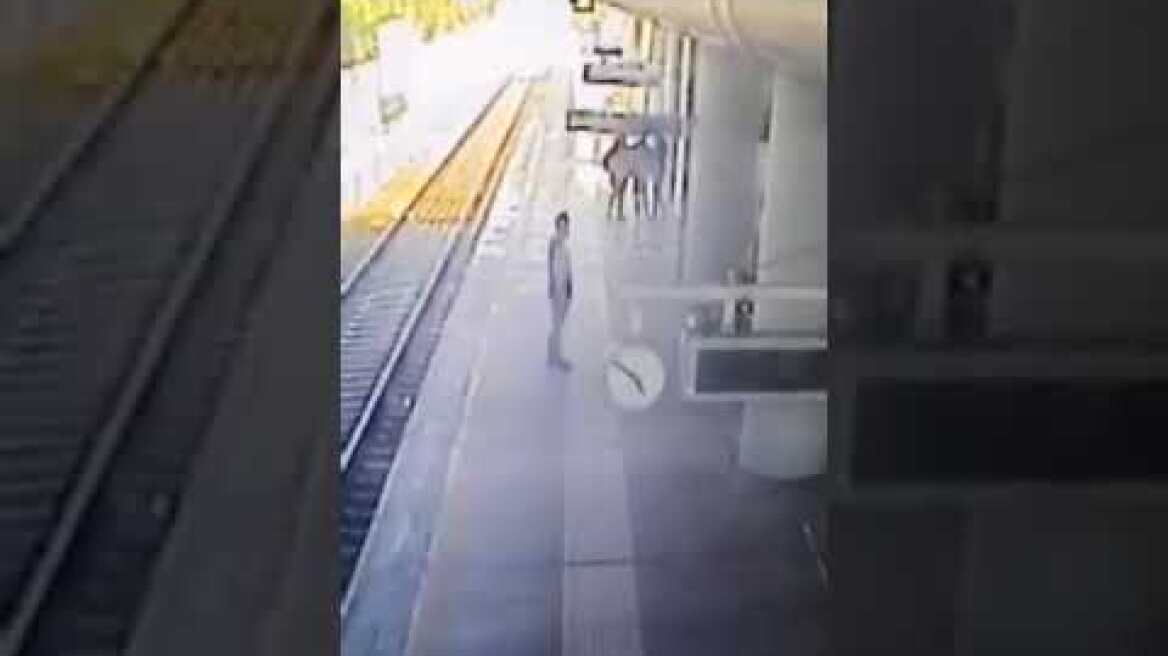 Ταχυδακτυλουργοί πορτοφολάδες σε δράση