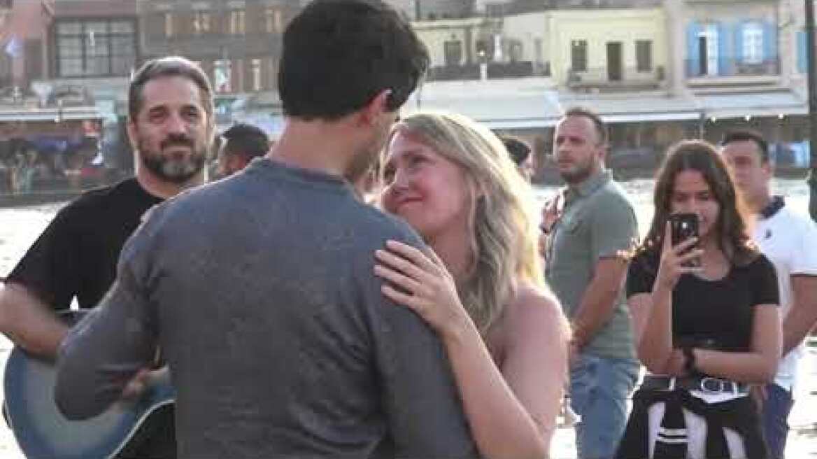 Πρόταση γάμου μετά μουσικής στα Χανιά. Musical marriage proposal in Chania. Passepartout