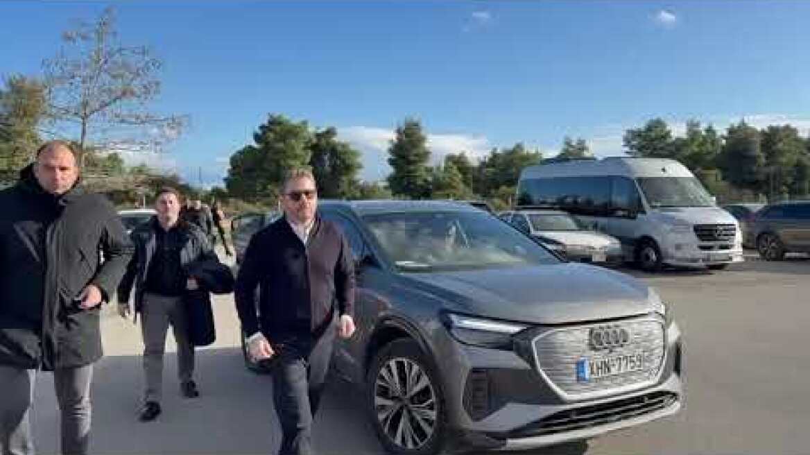 Ο Νίκος Ανδρουλακης στο τελευταίο αντίο στον Γιώργο Παπαδάκη