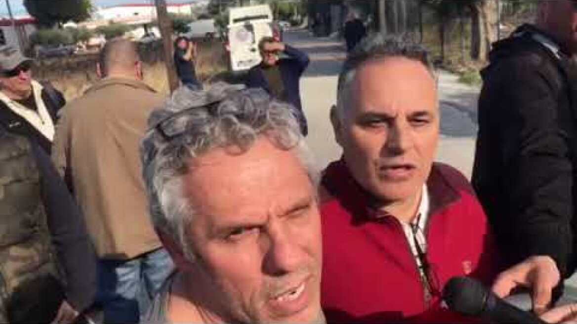 Μεγάλη φωτιά σε αποθήκη στα Γλυκά Νερά - Εργαζόμενος διανομή τύπου