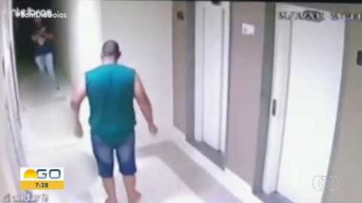 Homem morre após ser esfaqueado durante discussão em prédio por causa de reclamar de som alto