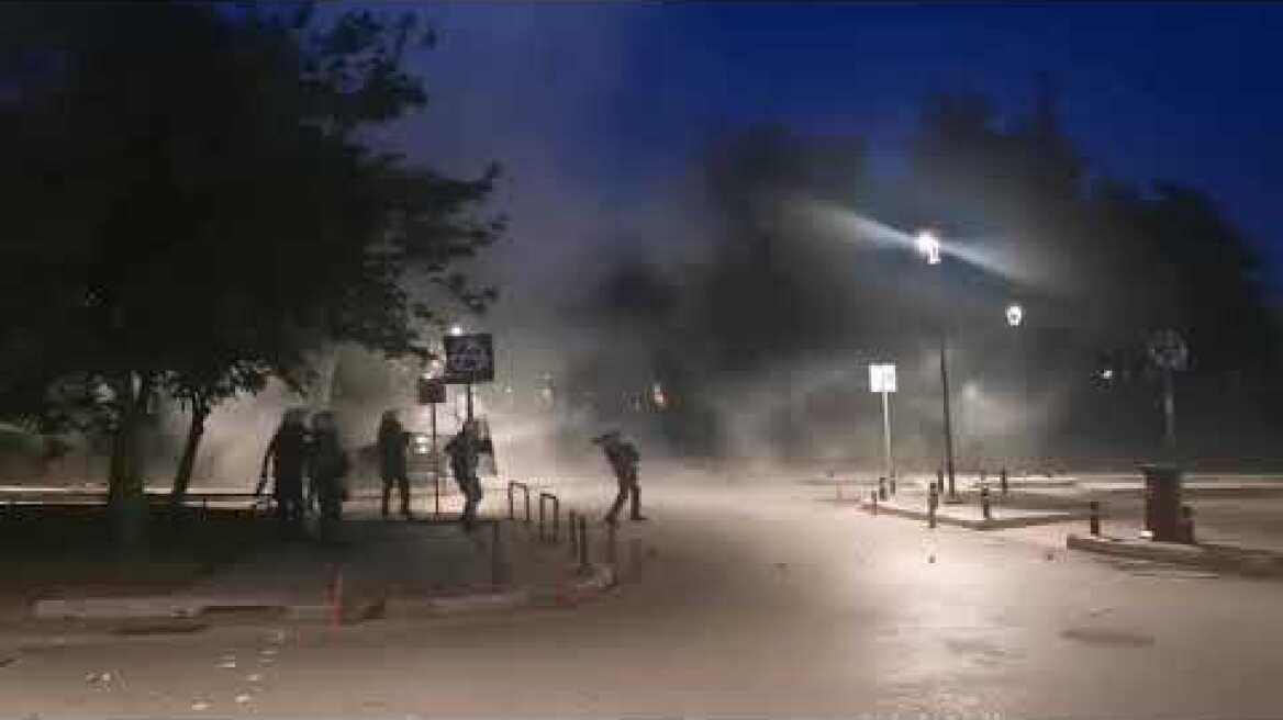 Θεσσαλονίκη: Επεισόδια μέσα στο ΑΠΘ μετά το τέλος της πορείας (2)