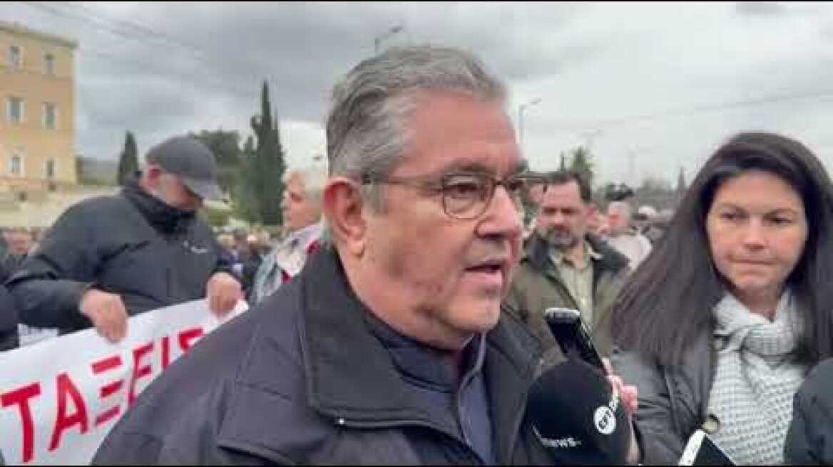 Συνταξιούχοι διαδηλώνουν στο Σύνταγμα, πορεία προς το Μαξίμου - Δήλωση Κουτσούμπα