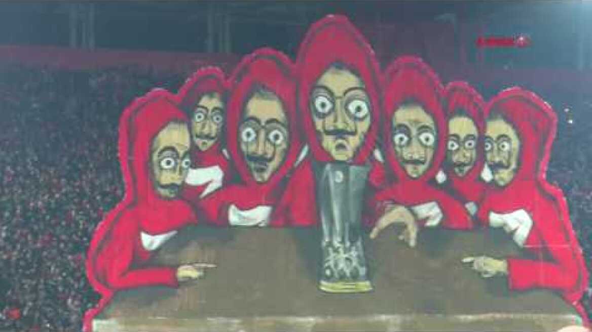 Το κορεό των φιλάθλων μας! / Olympiacos fans' choreography!