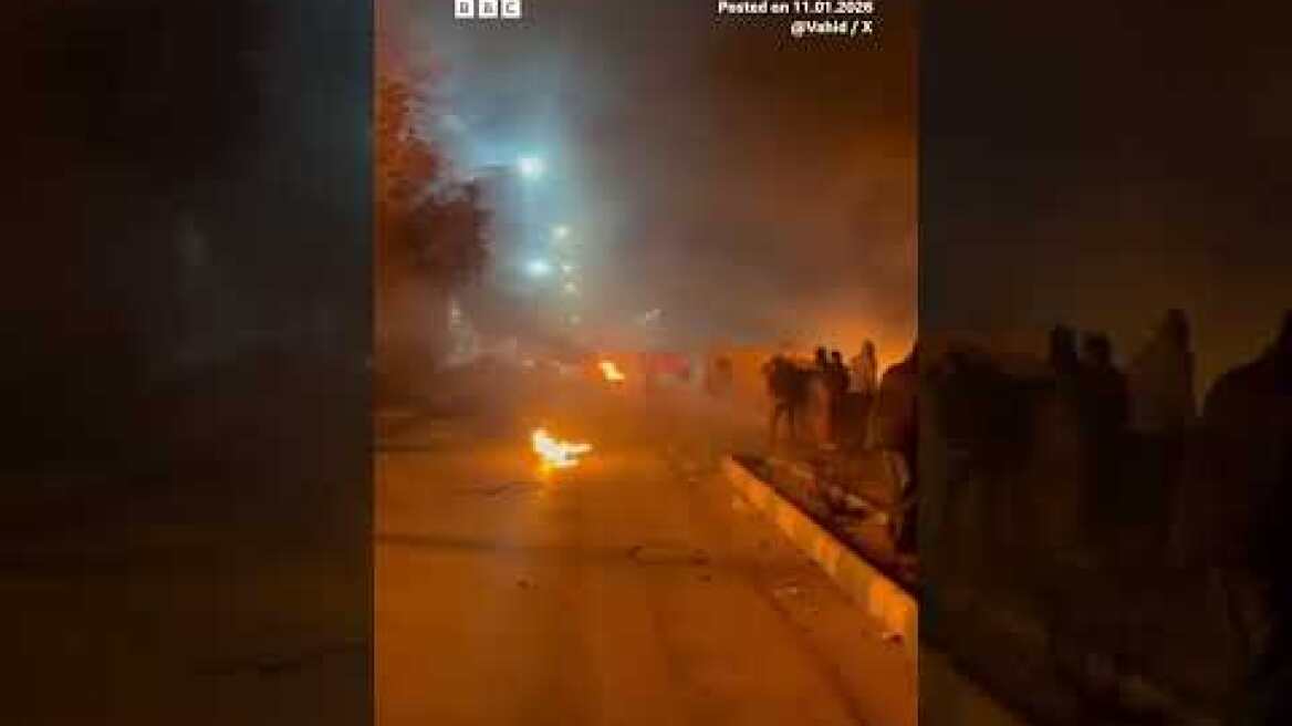 Iran protesters defy crackdown as videos show violent clashes. #Iran #Protests #BBCNews