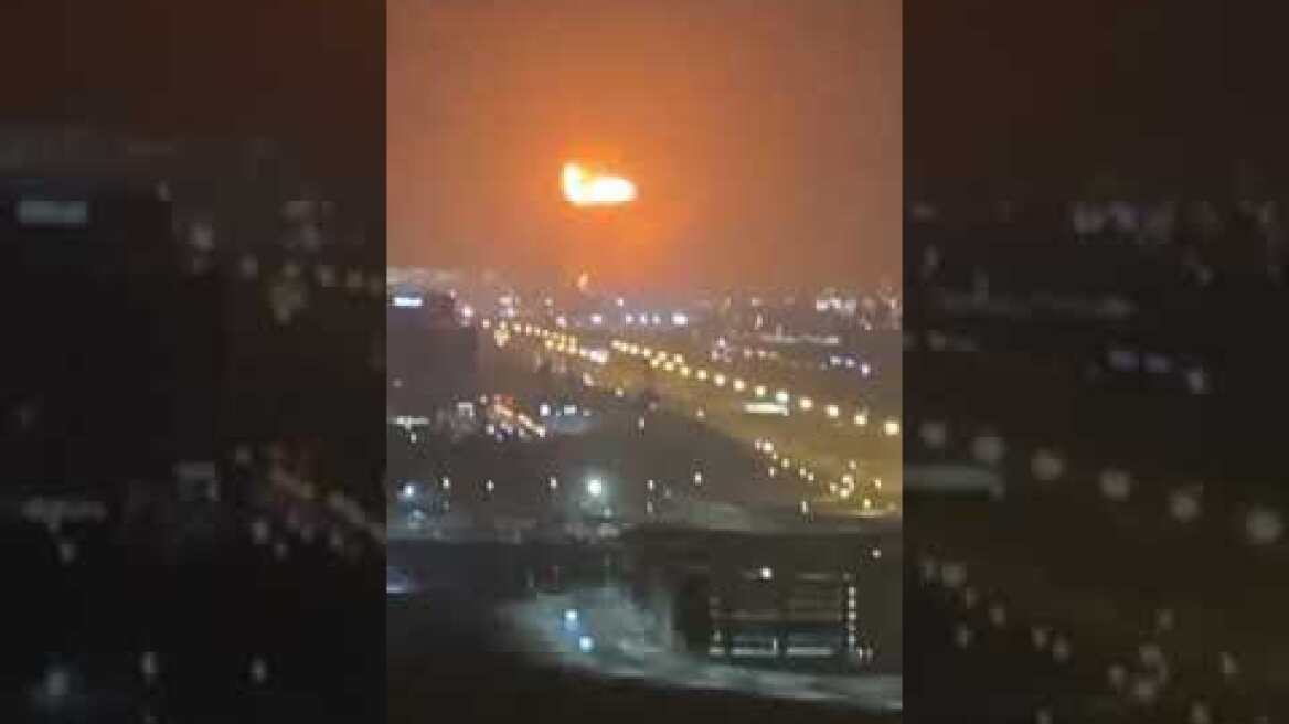 Τεράστια έκρηξη ταρακούνησε το Ντουμπάι: Ανατινάχθηκε φορτηγό πλοίο