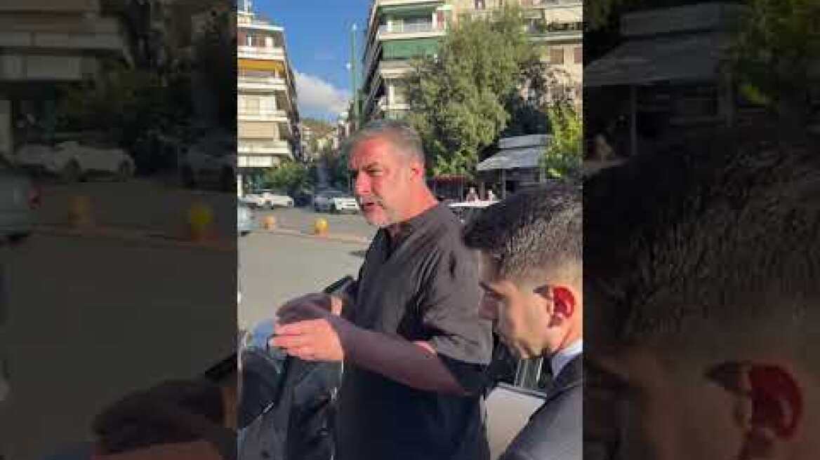 Δηλώσεις Μπισμπίκη έξω από τη Ευελπίδων (1)