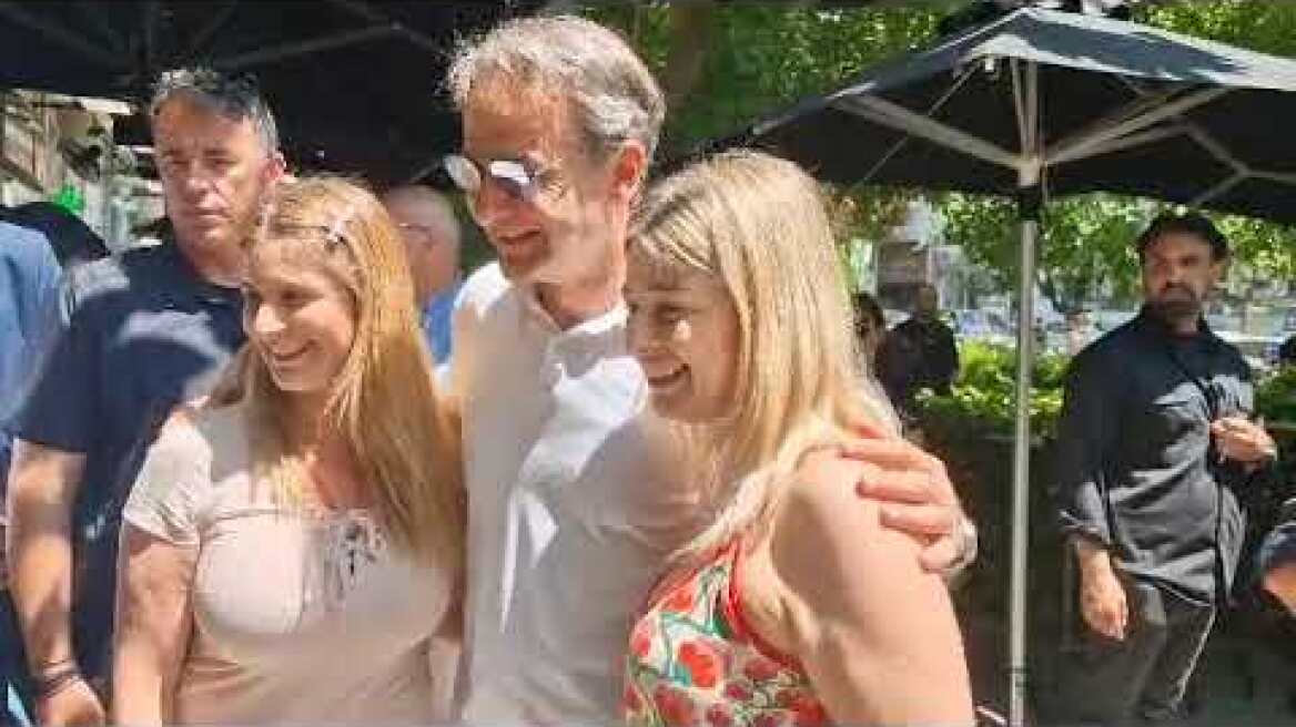 Ο Μητσοτάκης ήπιε καφέ στη Θεσσαλονίκη με Ρέμο και Τσαπατάκη  (1)