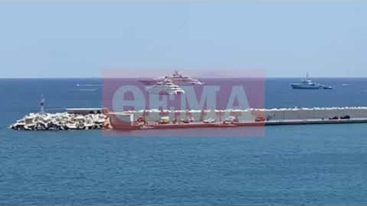 Ελικόπτερο έπεσε στη μαρίνα Βουλιαγμένης (7)