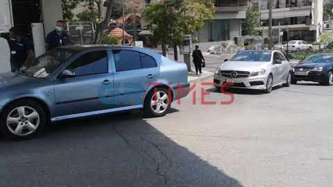 Σταϊκούρας και Πιτσιλής στους τραυματίες εφοριακούς στο Παπανικολάου