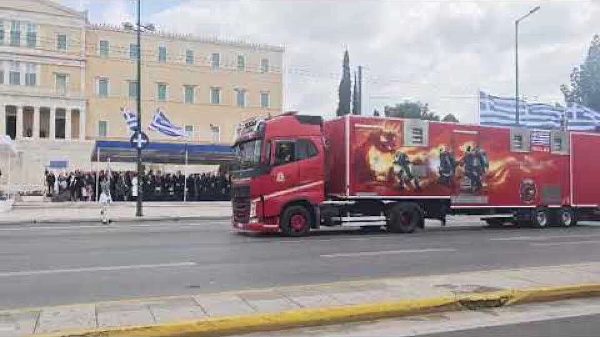 H μεγάλη στρατιωτική παρέλαση στην Αθήνα για την 25η Μαρτίου (11)