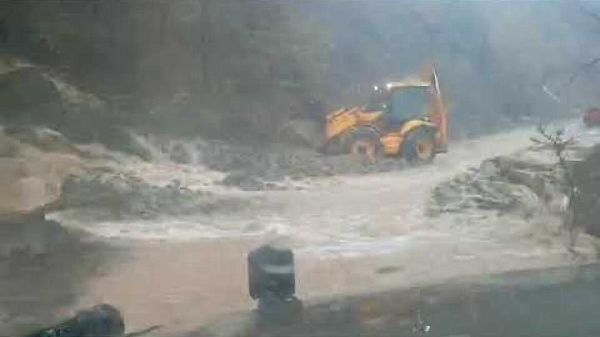 Πλημμύρες και κατολισθήσεις από την κακοκαιρία σε Ήπειρο και Κέρκυρα
