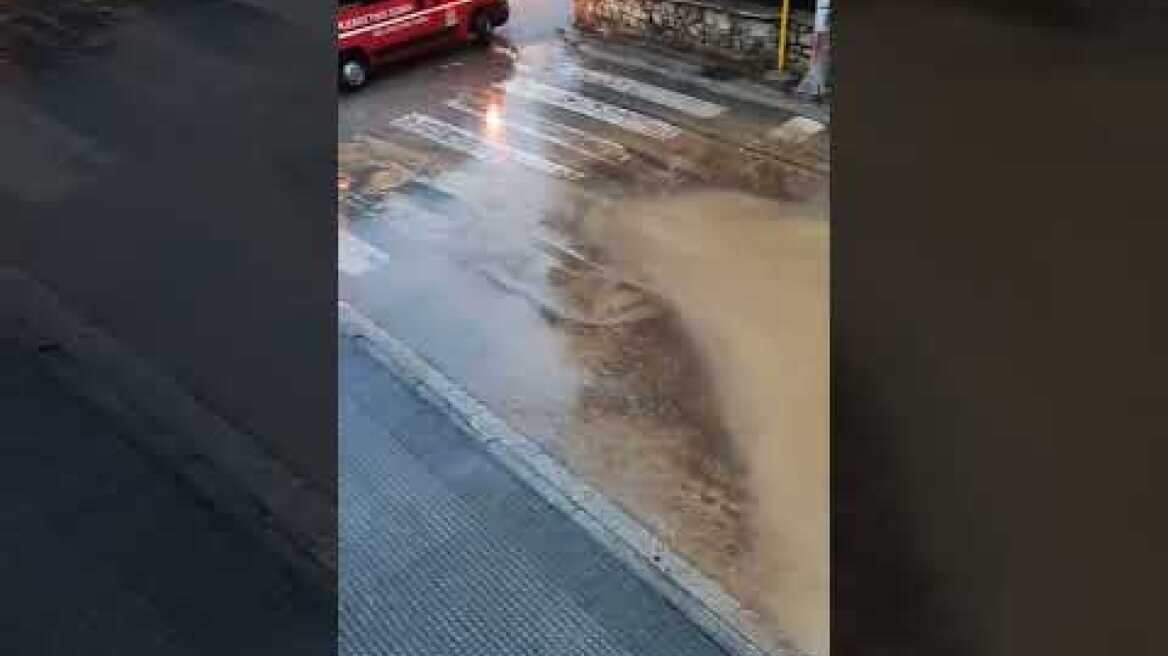 Thestival.gr Πλημμυρισμένοι δρόμοι στην Πολίχνη