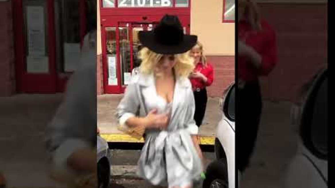 Η Εμιλι Ρατακόφσκι είναι ένα σέξι... cowgirl 3