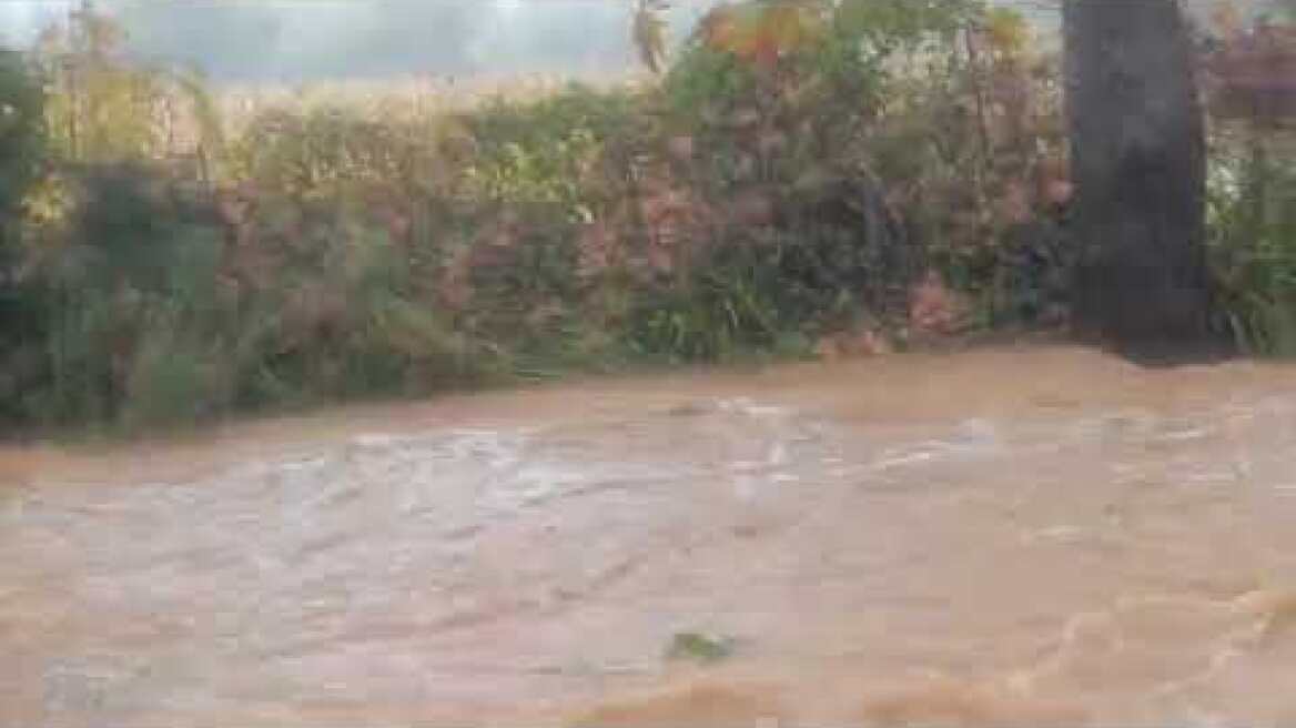 Κακοκαιρία σαρώνει τη Σκιάθο (3)