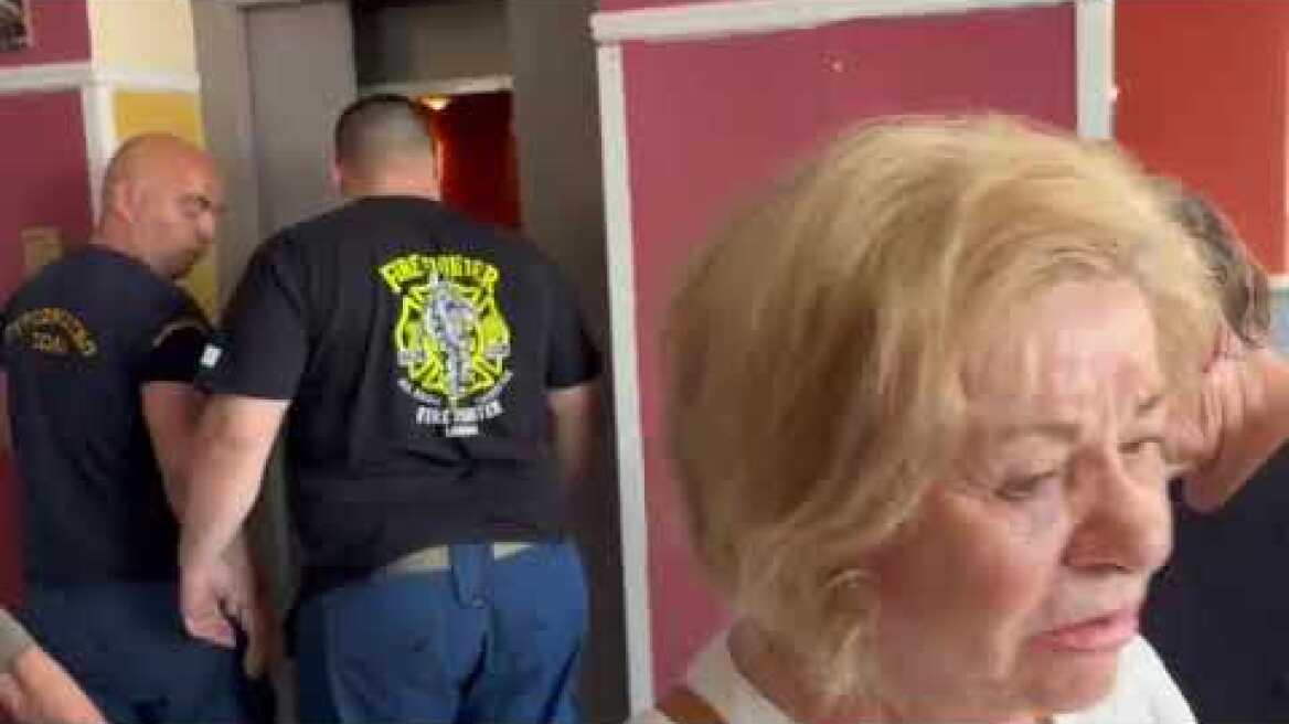 Απεγκλωβισμός της πυροσβεστικής στο 1 Γυμνάσιο Λύκειο Λάρισας που έχει εκλογικά τμήματα  (2)