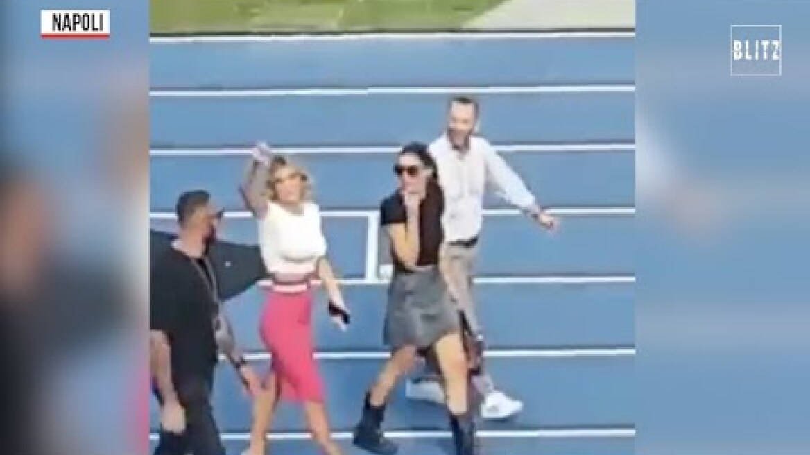 Napoli, allo stadio cori sessisti contro Diletta Leotta: “Fuori le tette"