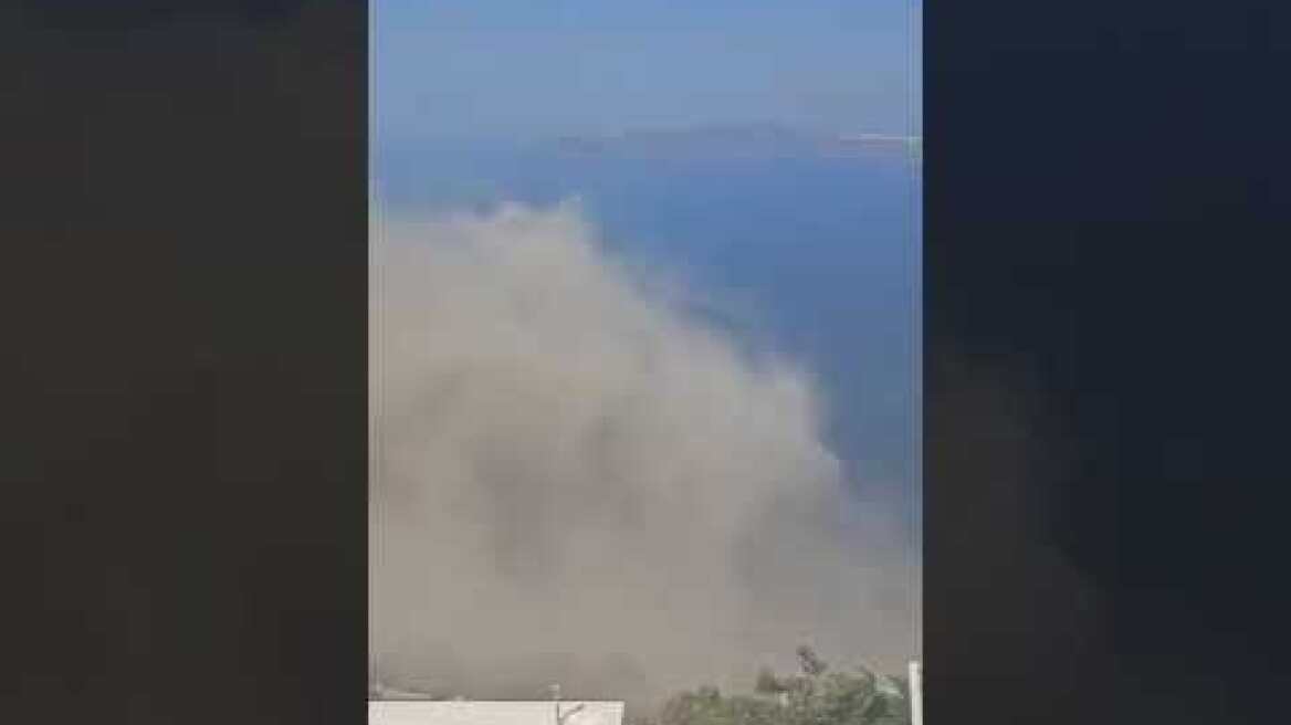 Πισίνες και μπετά βουλιάζουν την Καλντέρα στην Σαντορίνη (4)