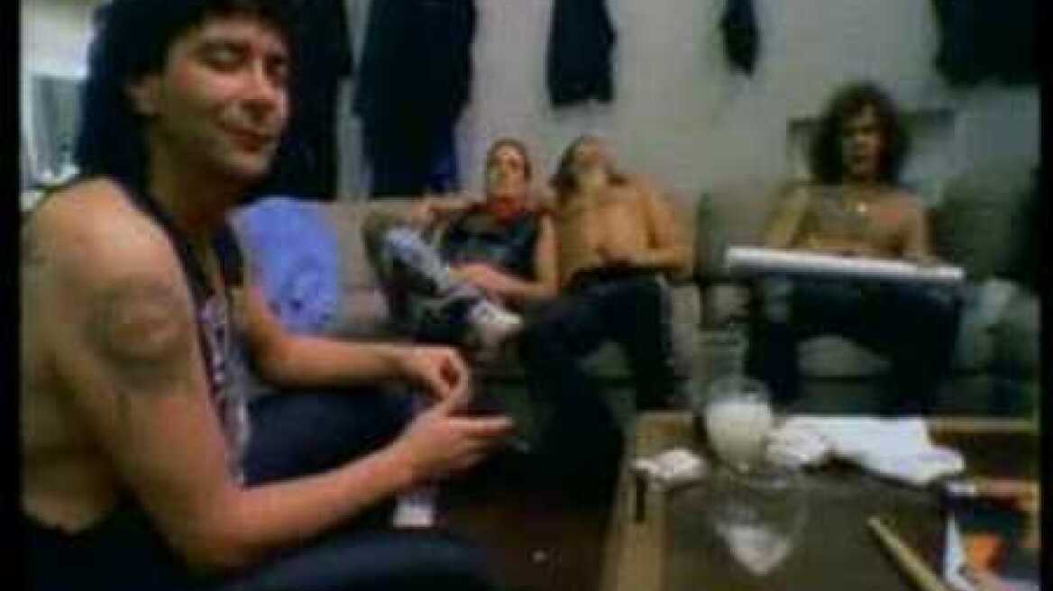 Alec backstage singing with Richie, Tico and Dave