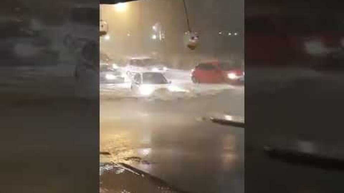 Βυθίζονται αυτοκίνητα στο Ωραιόκαστρο