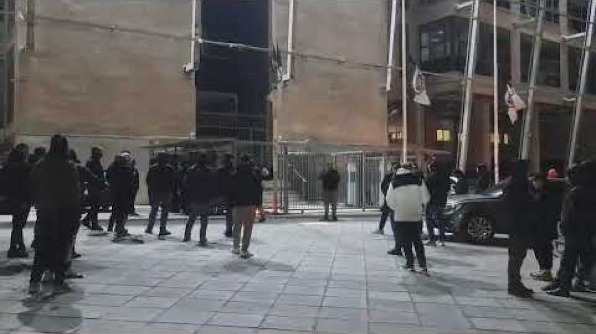 Ρουμανία Δυστύχημα: Η Τούμπα θρηνεί τα αδικοχαμένα παιδιά (1)