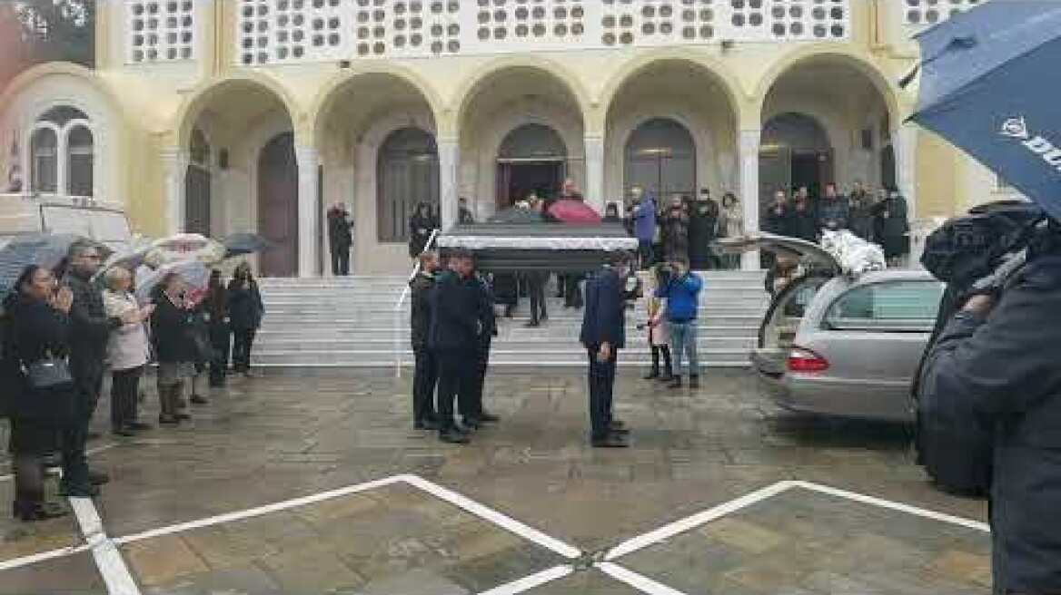 Το τελευταίο αντίο στον καπετάνιο που δολοφονήθηκε από τον Αιγύπτιο στη Γλυφάδα (7)