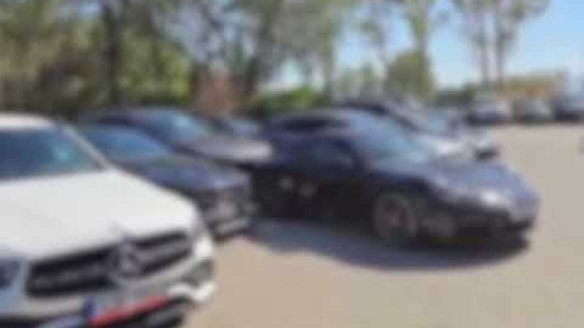 27-4-2026 ΣΥΛΛΗΨΗ -3- ΠΑΡΚΑΔΟΡΩΝ ΚΑΙ ΠΡΟΣΩΡΙΝΑ ΥΠΕΥΘΥΝΟΥ Κ.Υ.Ε. ΣΤΗΝ ΠΕΡΙΟΧΗ ΤΗΣ ΒΟΥΛΑΣ