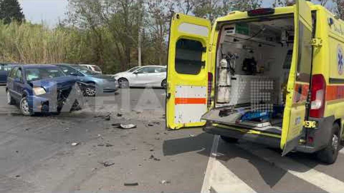 Πύργος: Σφοδρή σύγκρουση τριών οχημάτων στον κόμβο Αγ. Παρασκευής