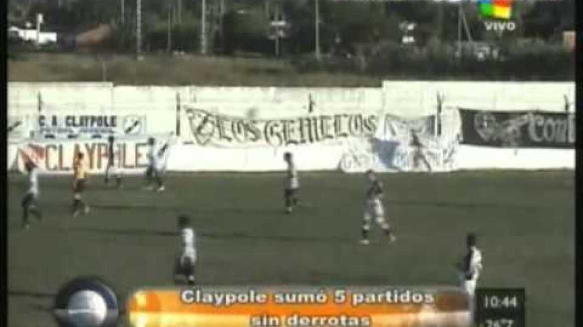 New Soccer Record - Referee Damian Rubino gives 36 red cards