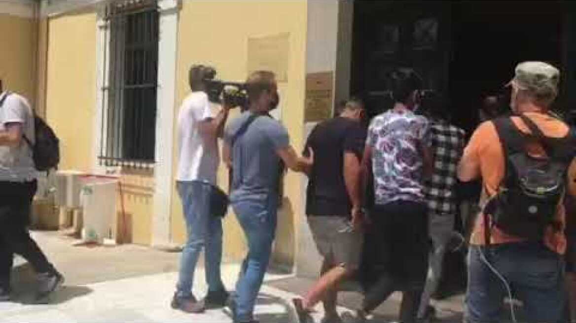 Ευελπίδων Πακιστανοί βιαστές