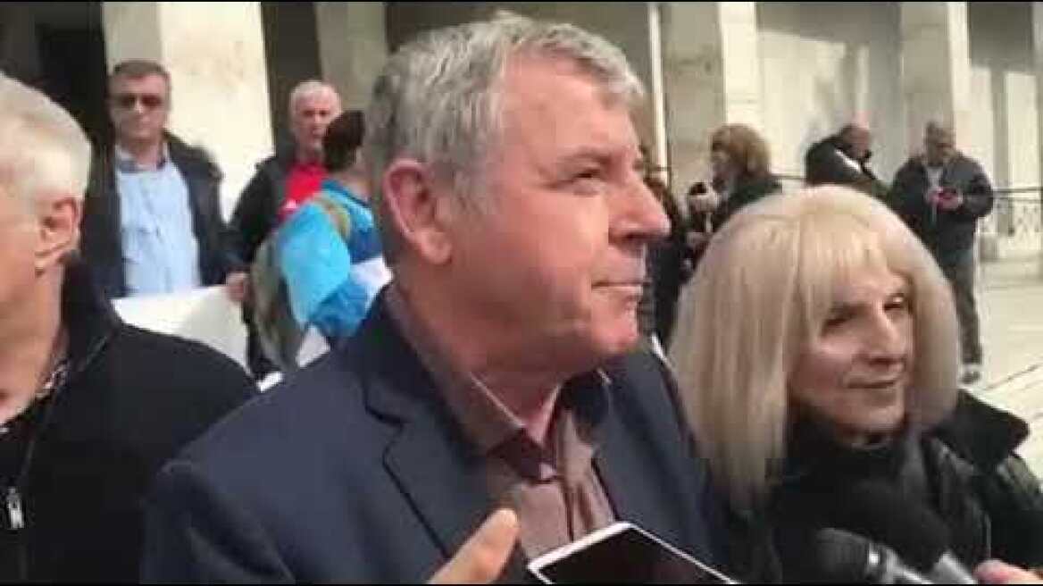 ΠΟΕΔΗΝ: Διαμαρτυρία έξω από τη ΓΑΔΑ για την κλήση μελών της ως «επικίνδυνα για το πολίτευμα»