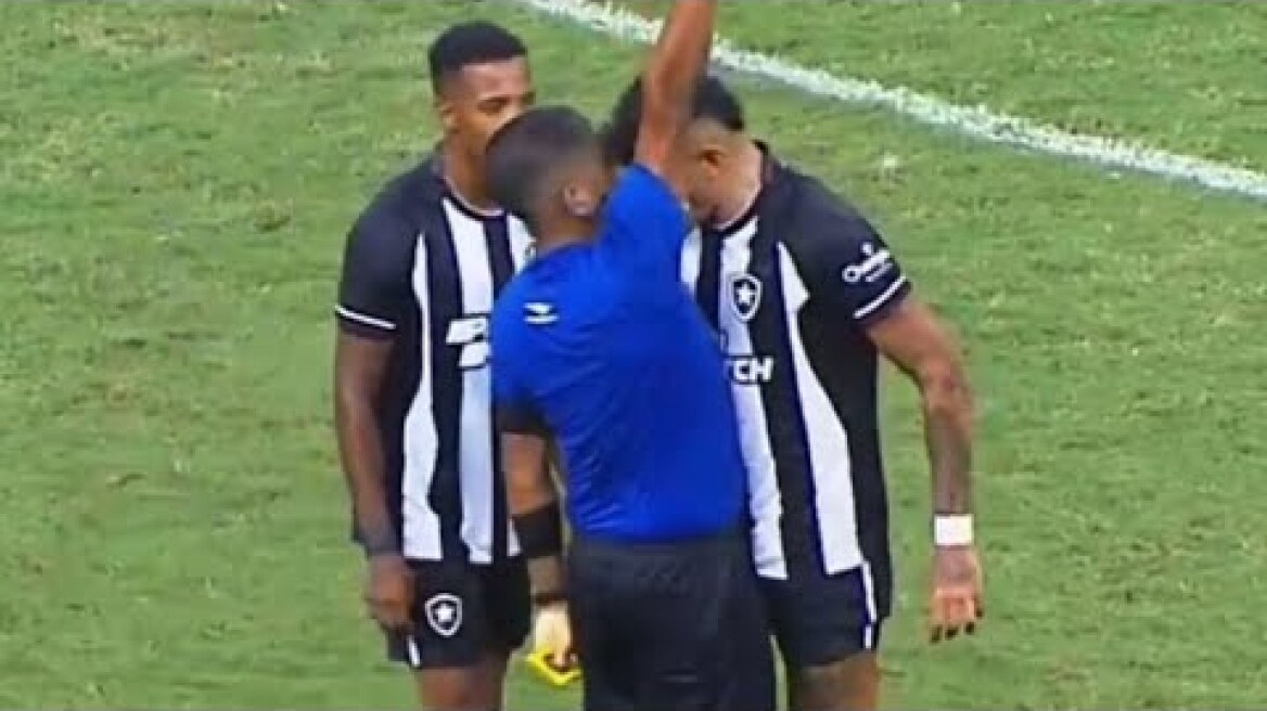 TIKINHO SOARES AGRIDE O ÁRBITRO NO JOGO ENTRE FLAMENGO E BOTAFOGO! - 25/02/2023