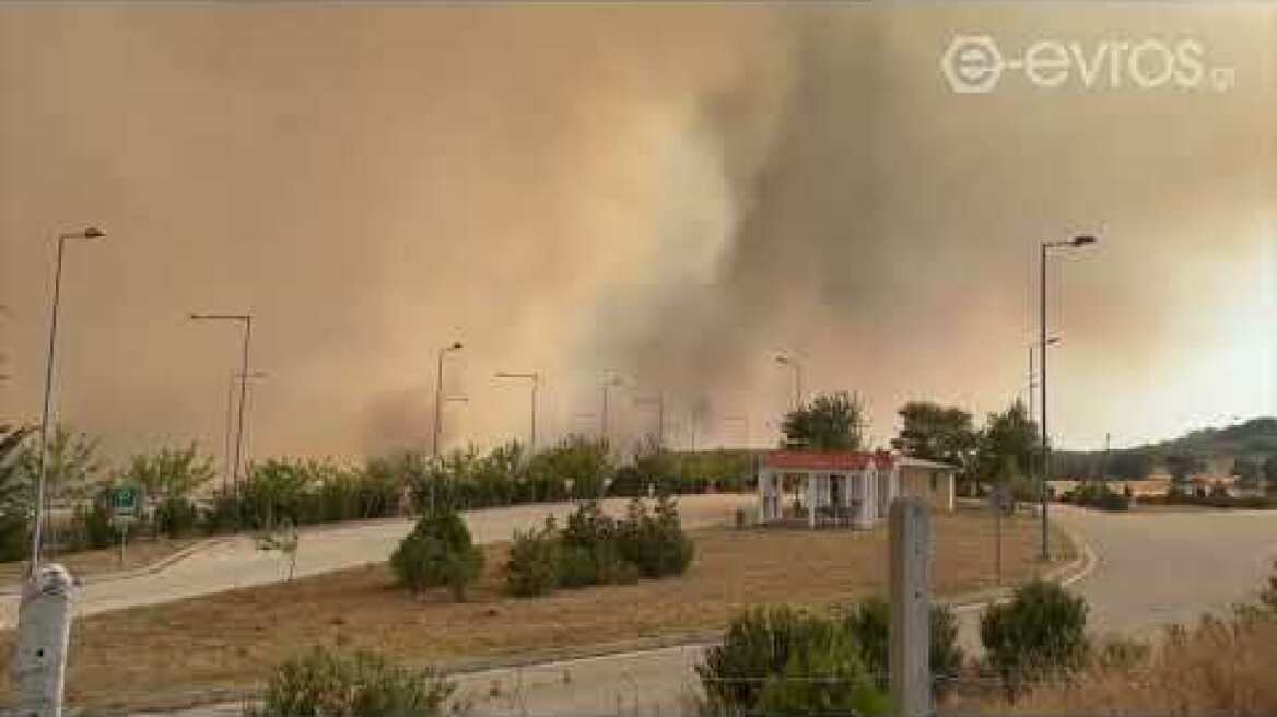 Αυτό είναι το μέτωπο από τον οικισμό της Νίψας όπως φαίνεται από την Εγνατία Οδό.