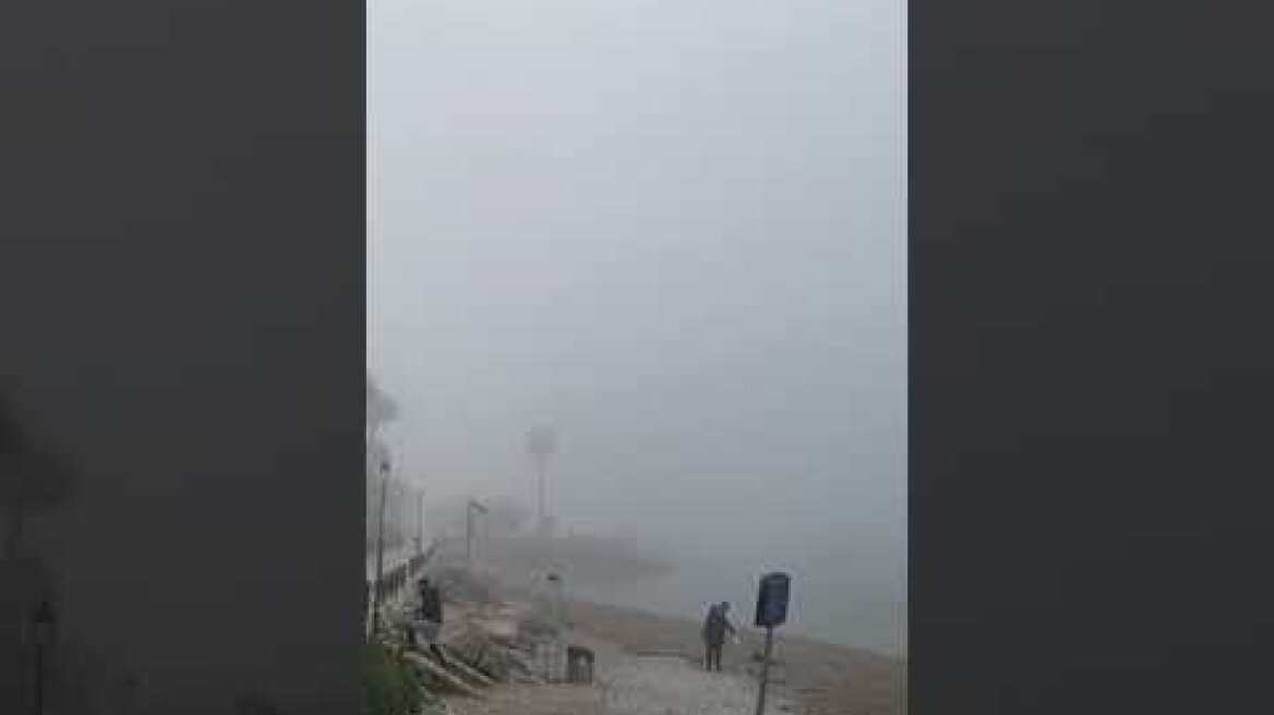 Πυκνή ομίχλη και αφρικανική σκόνη σε Άλιμο και Παλαιό Φάληρο