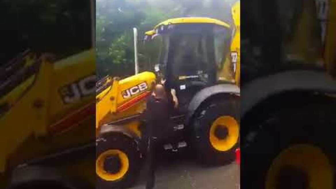 Πλημμύρες στην Αττική: Επιχειρήσεις απεγκλωβισμού οδηγών από αυτοκίνητα 2