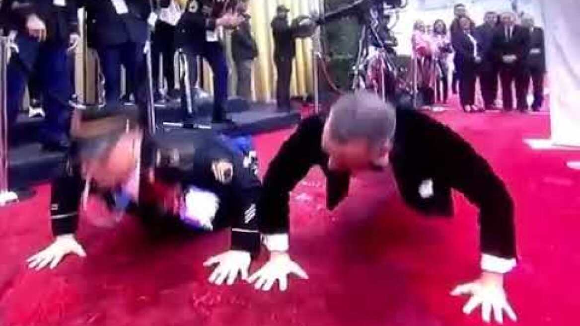 Tom Hanks push ups Oscar 2020
