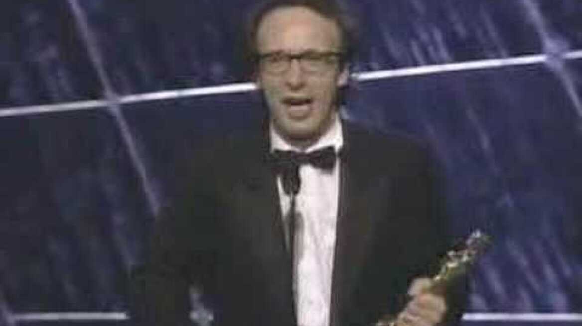 "Life Is Beautiful" Wins Foreign Language Film: 1999 Oscars